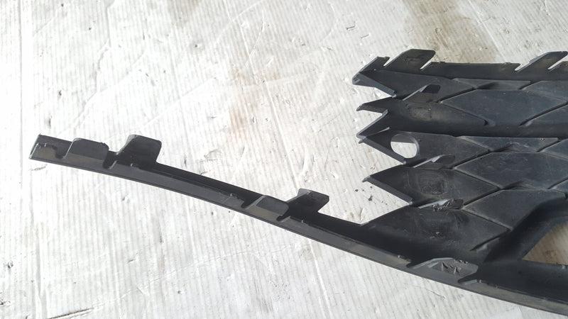 Kratka zderzaka lewy przód SEAT LEON 5FA853665C demontaż