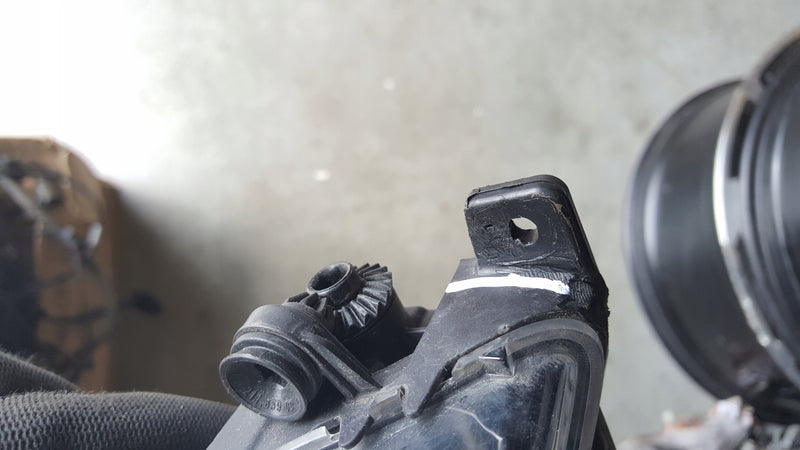 Prawy halogen LED-- SEAT LEON 5F0941702C demontaż oryginał