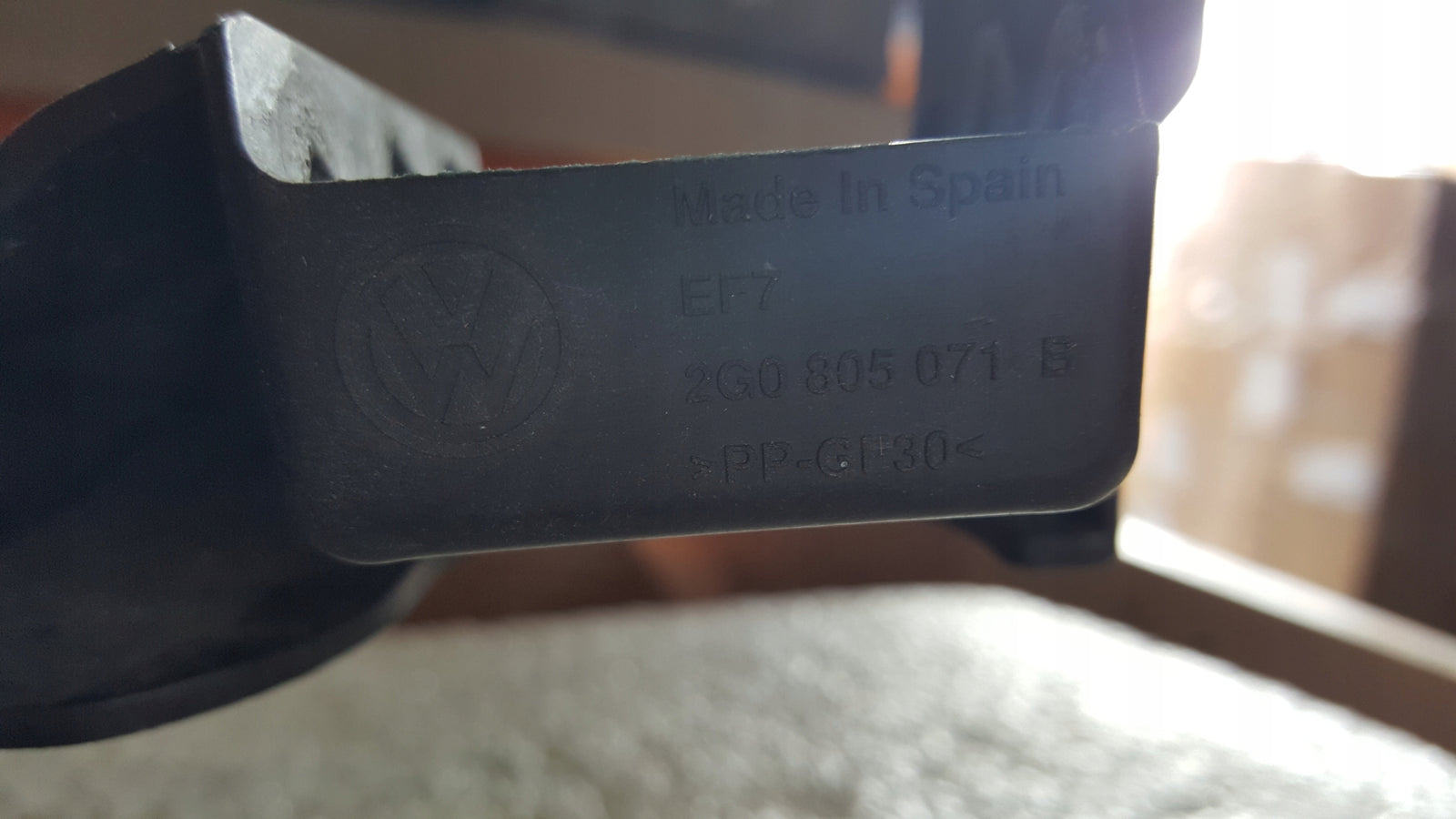 VW POLO VI ŚLIZG ZDERZAKA LAMPY LEWY 2G0805071B