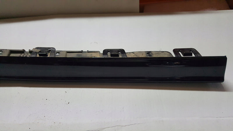Listwy zderzaka tylnego VW GOLF VIII R-LINE kombi 5H9854521A 5H9854522A