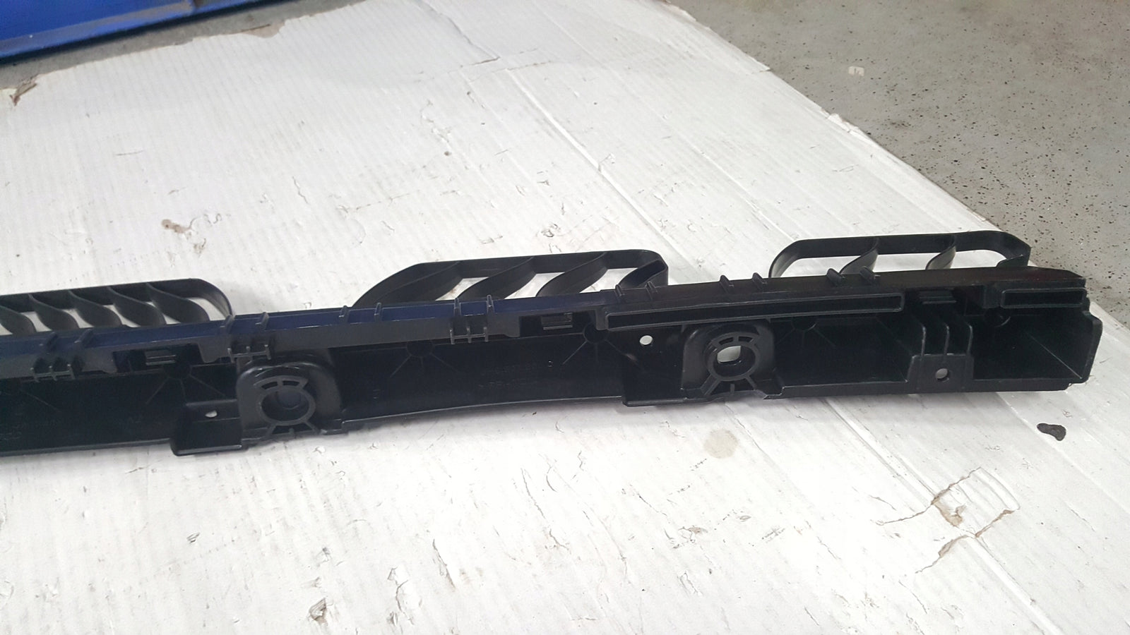 NOWY ORYGINALNY ślizg zderzaka tylnego VW GOLF VIII kombi 5H9807863C