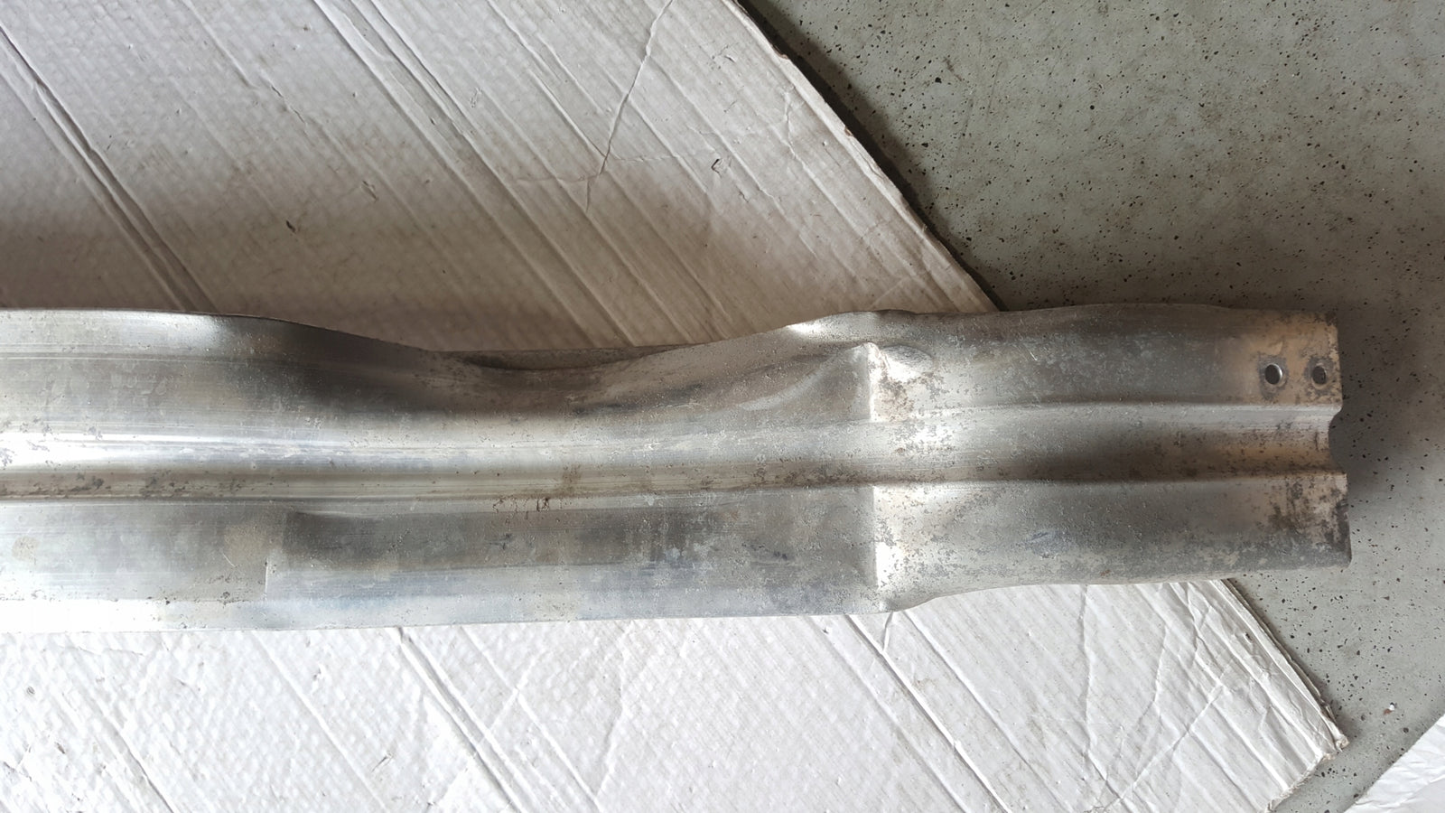 Belka zderzaka przedniego AUDI A4 (B8) A5 RS4 RS5 LIFT 8K0807113F demontaż
