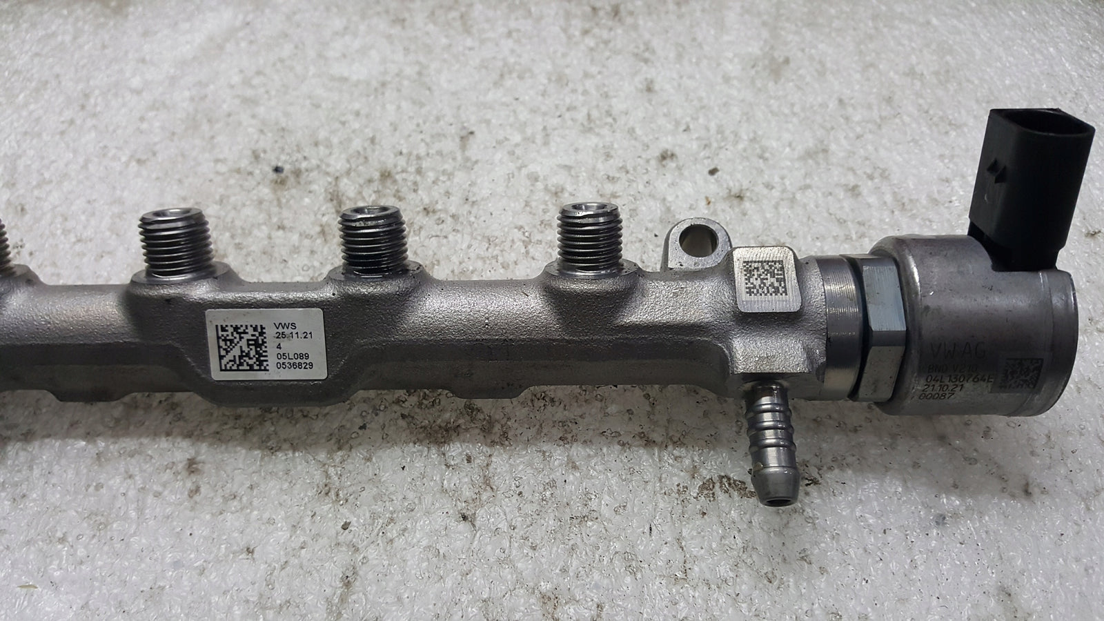 LISTWA WTRYSKOWA ZAWÓR AUDI VW SEAT SKODA 1.6 2.0 TDI 04L125A KOMPLET