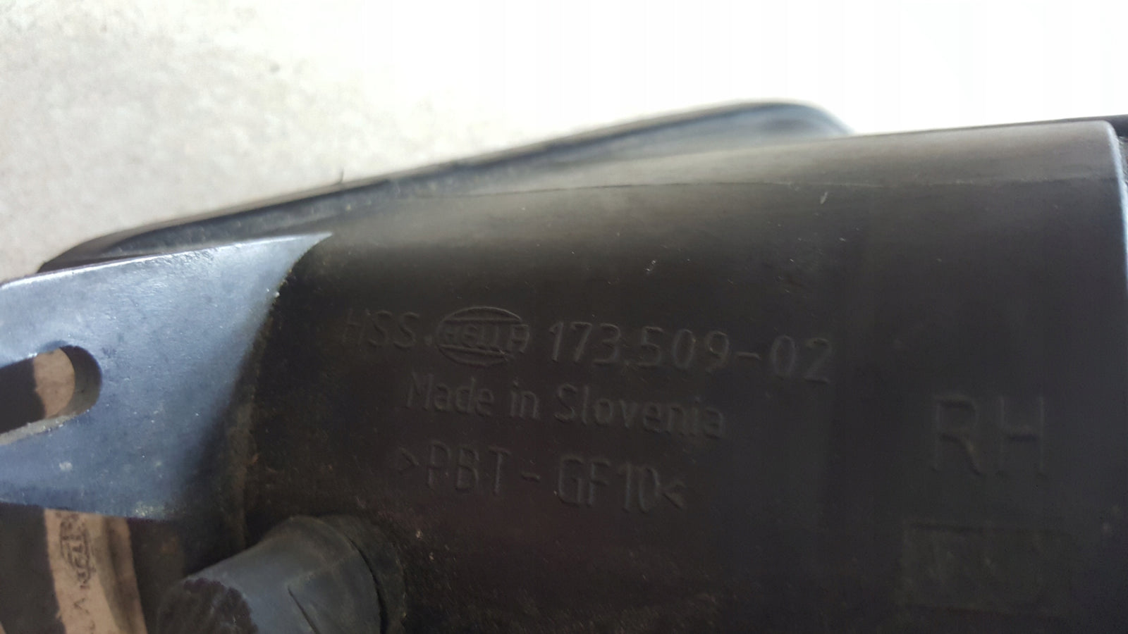 LAMPA PRZECIWMGIELNA PRAWA do AUDI Q7