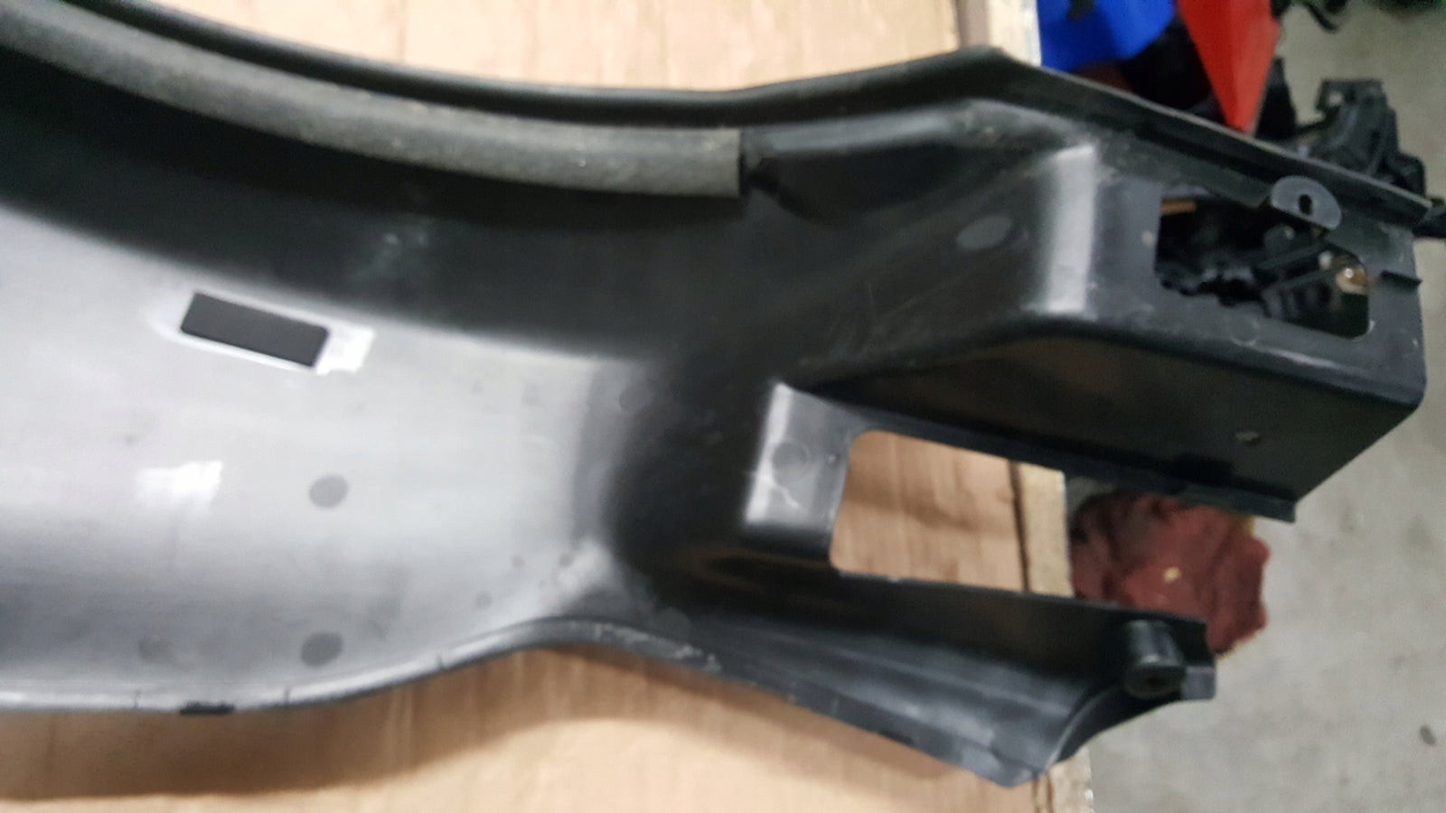 Audi R8 4S0 osłona zamka na pas lewa przód 4S0821169 ORYGINAŁ