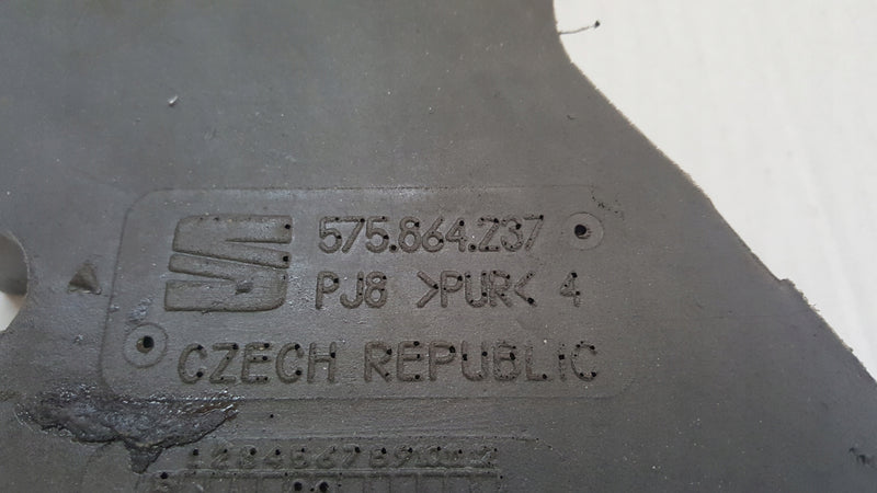 Wygłuszenie wypełnienie błotnika SEAT ATECA 575864237 demontaż