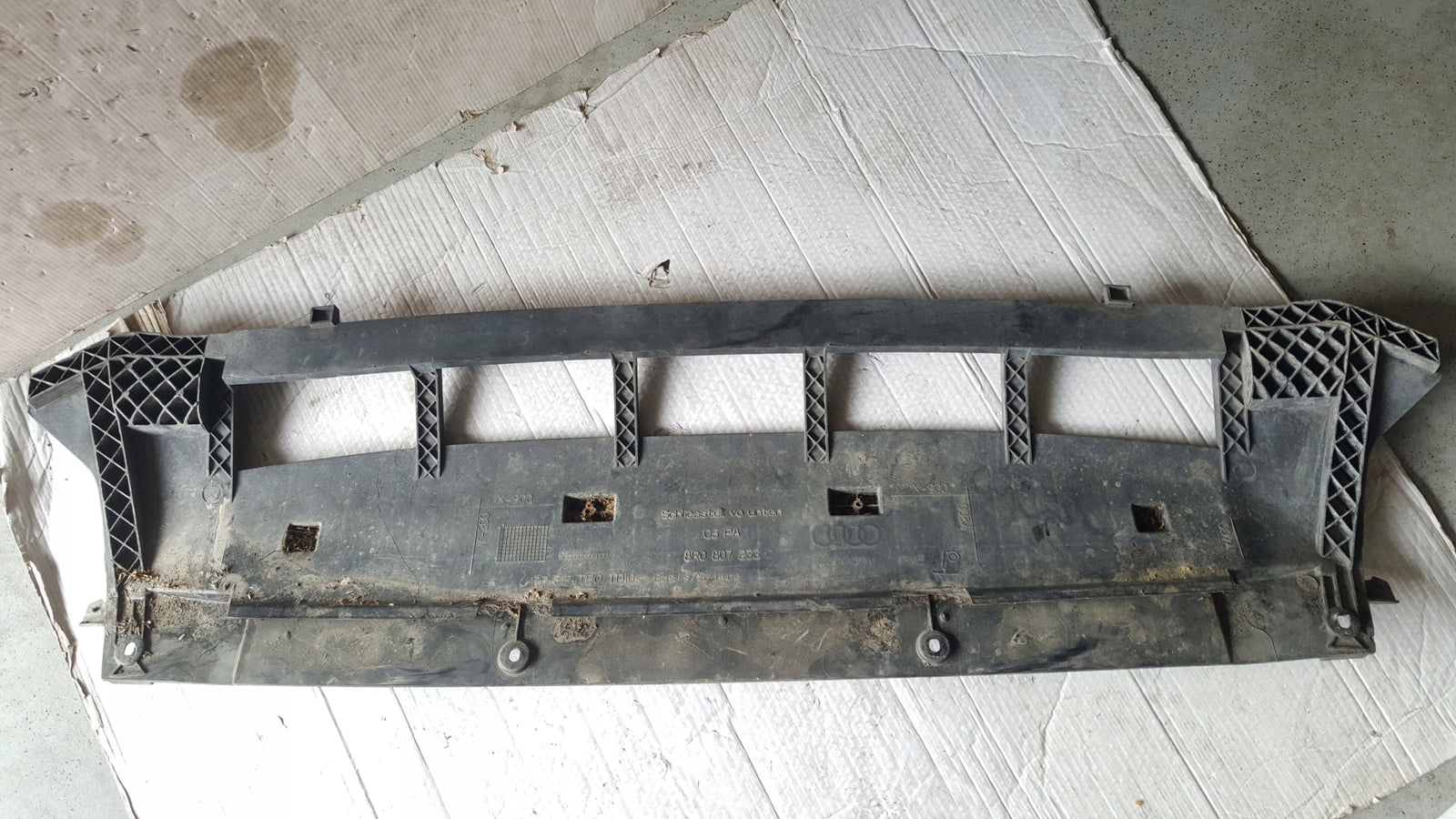 Osłona wzmocnienie pod zderzak przód AUDI Q5 8R0807233C demontaż