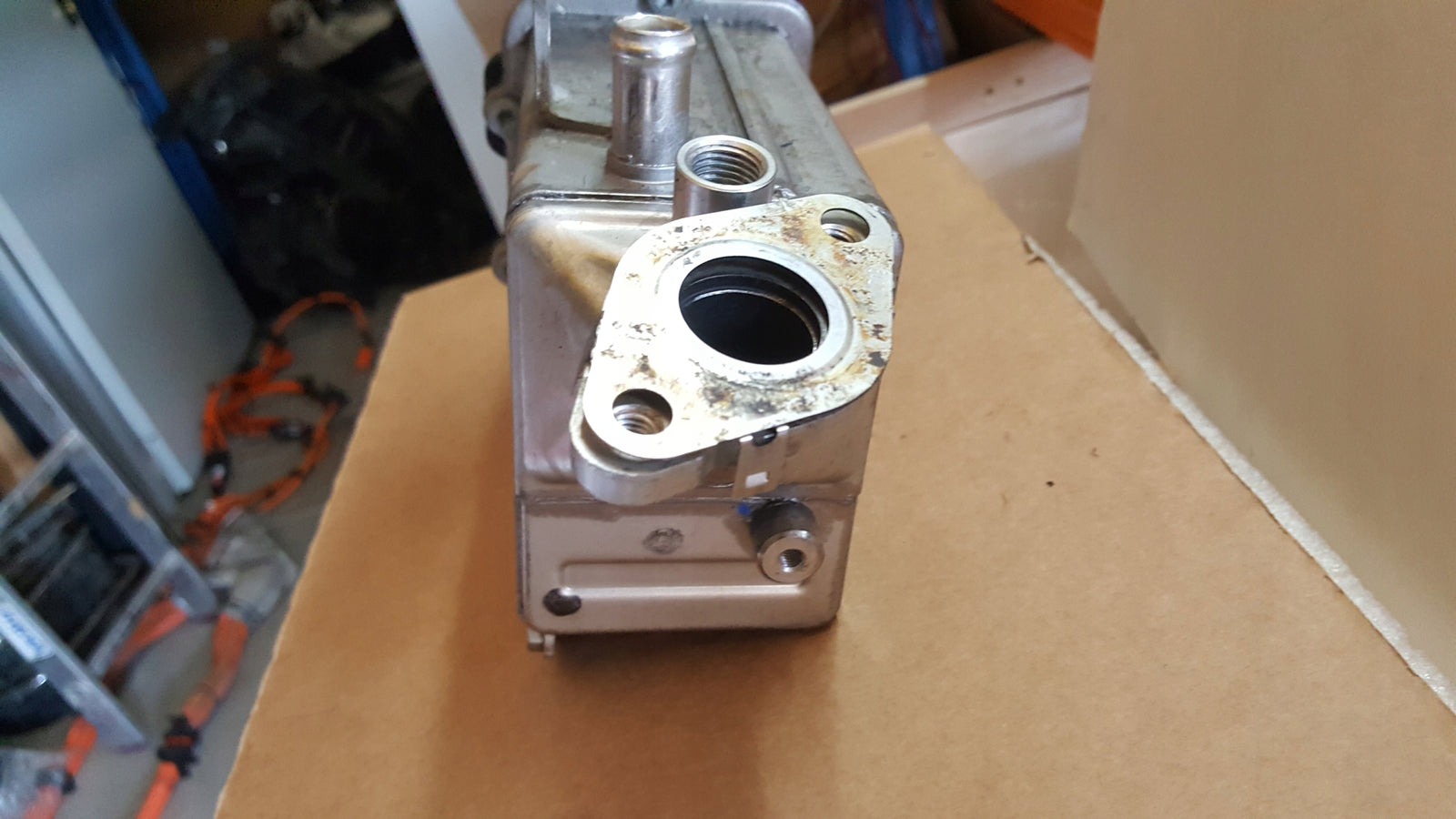 Zawór EGR chłodnica spalin VW 04L131512T demontaż