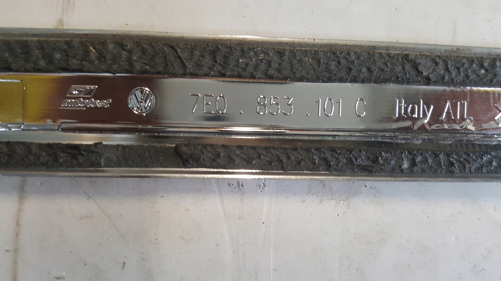 VW T5 LIFT T6 LISTWA DRZWI PRZESUWNYCH 7E0853101C