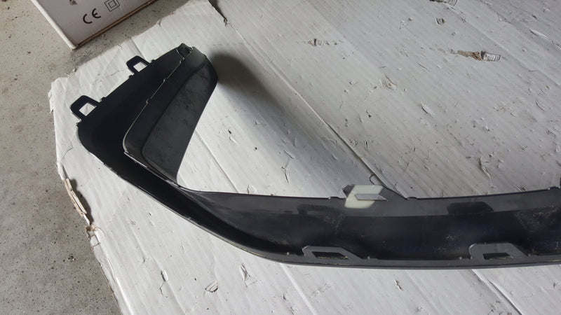 Listwa zderzaka przedniego lewa strona SEAT LEON 5FA853711A demontaż