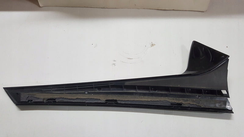 Listwa spoiler klapy bagażnika lewa strona VW GOLF VIII 5H9827939A