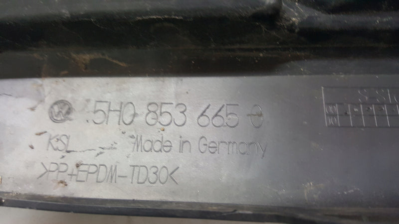 Kratka zderzaka lewy przód VW GOLF VIII GTI 5H0853665G demontaż