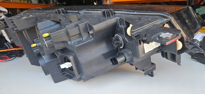 Pr ful led Vw ID.4 ID4 11B941005A demontaż