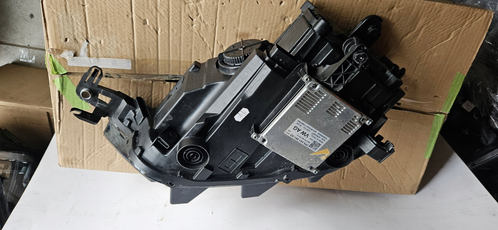 2GA941036D PRAWY kompletny ful led Vw T-ROC 2017r demontaż