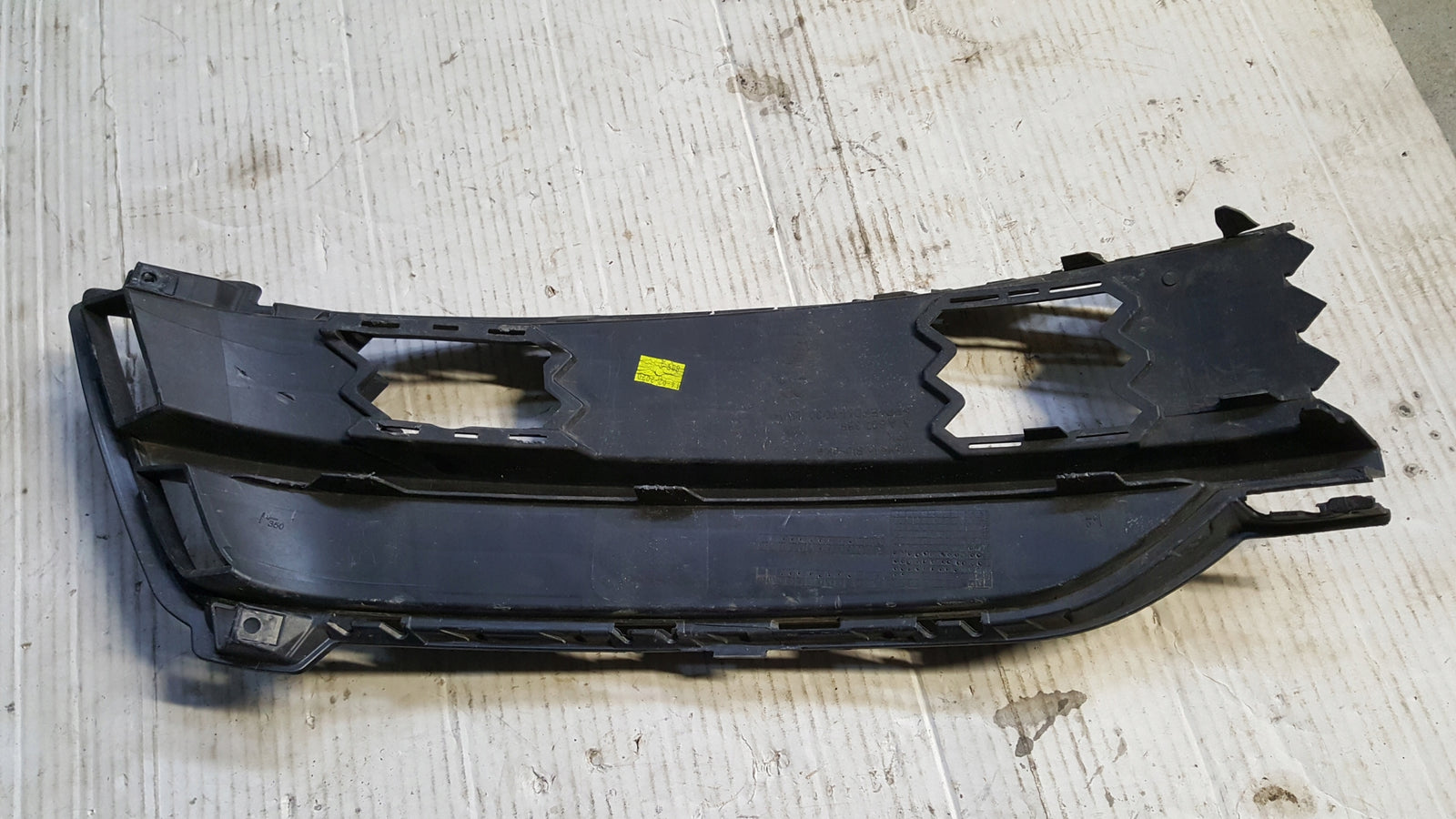 Kratka zderzaka prawy przód SKODA KAROQ 57A807368