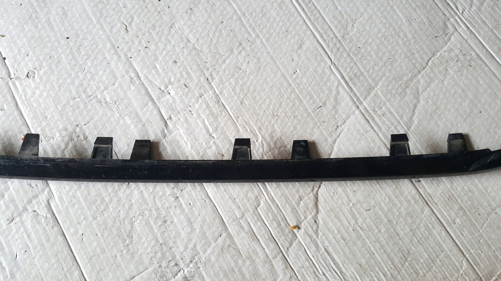 Listwa zderzaka przedniego AUDI Q3 83A853643 demontaż