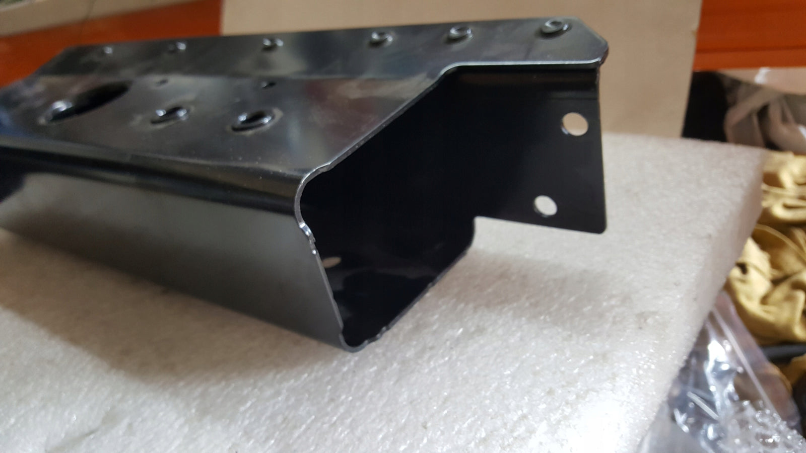 NOWY ORYGINALNY wspornik wzmocnienie prawy przód AUDI Q7 Q8 4M0801692E