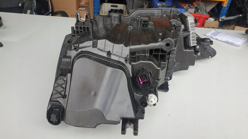 kompletny PR LED AUDI A6 C8 4K0941034 demontaż