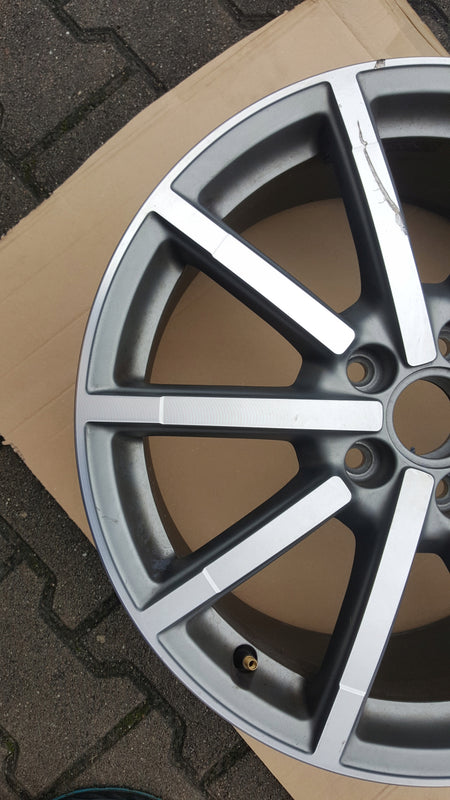 Felga Audi A3 S3 R18 7.5J ET51 5x112 8V0601025AL 8V0601025AM