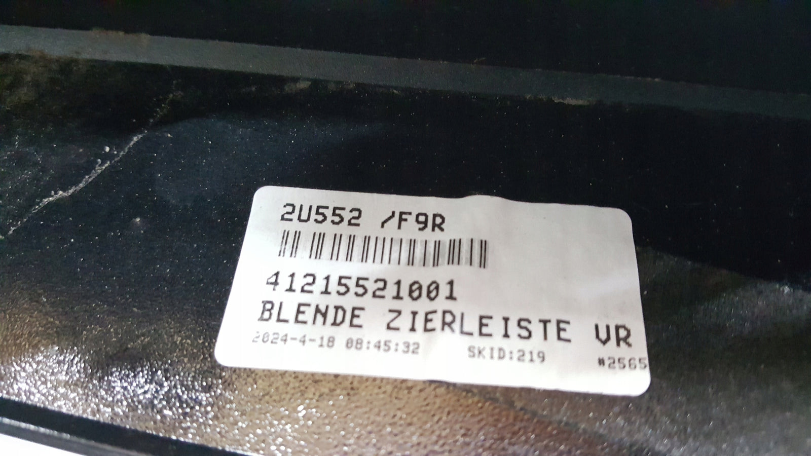 Listwa zderzaka prawy przód SKODA ENYAQ 5LA807834 demontaż