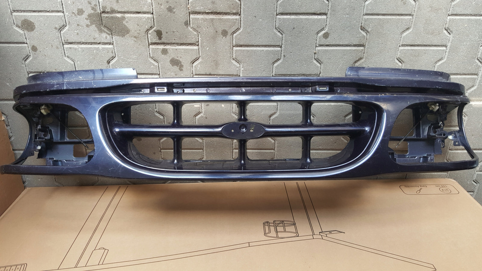 ATRAPA GRILL wraz z wzmocnieniem czołowym FORD EXPLORER II 95r f57b8200