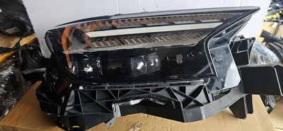 89A941036F Pr kompletny Matrix laser AUDI Q4 E-TRON + platforma mocująca