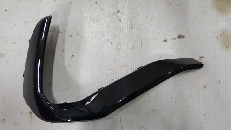 Listwa zderzaka tylnego lewa strona AUDI Q3 83F807967 demontaż