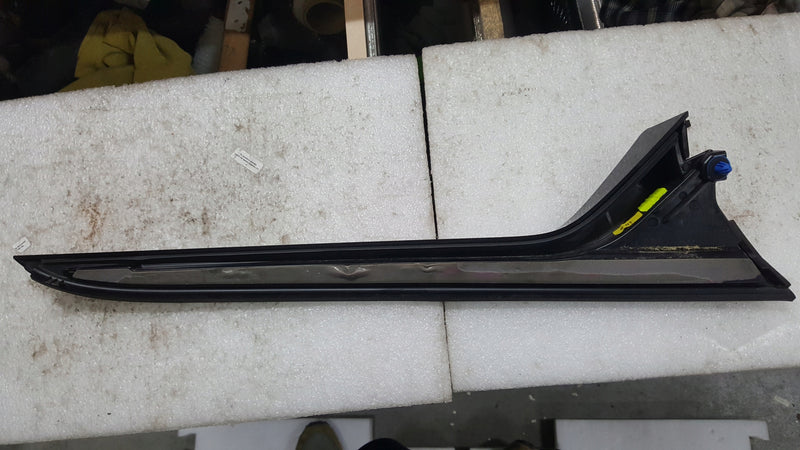 Lewa listwa spoiler klapy bagażnika AUDI A6 (C8) avant 4K9854871 demontaż