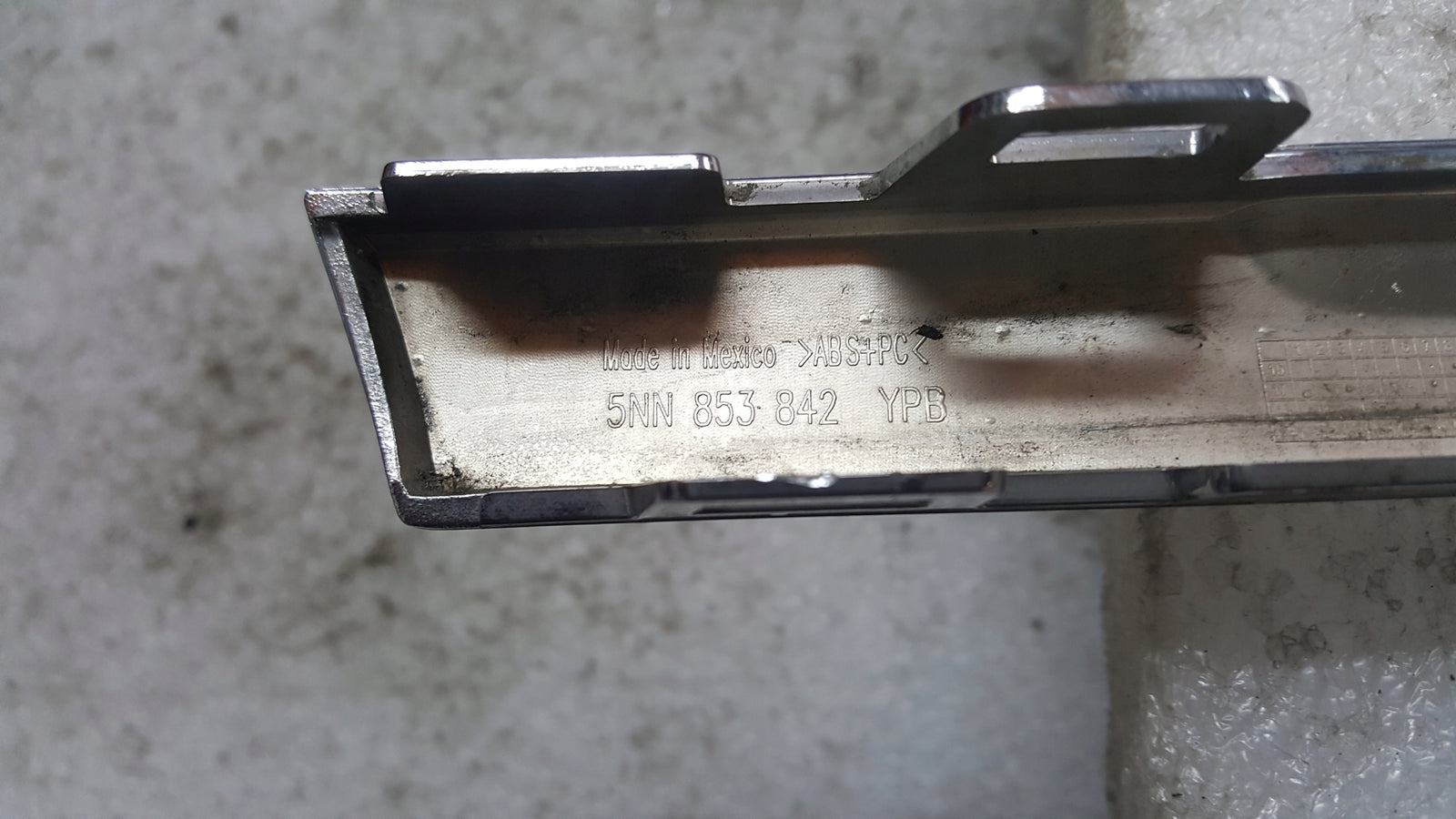 VW TIGUAN II ALLSPACE LISTWA PRAWA CHROM PRAWY ZDERZAKA TYŁ 5NN853842