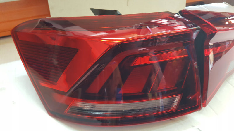 Kompletna tylna lewa lampa LED VW T-ROC 2GA945093B 2GA945095D demontaż