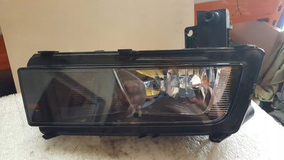 Prawy halogen VW TOURAN 5TA941662A demontaż