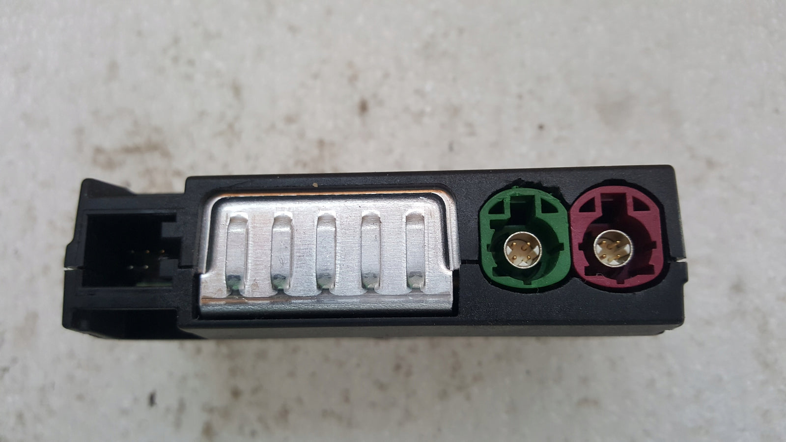Gniazdo port USB AUDI A4 (B9) A5 Q5 RS4 RS5 8W0035708A demontaż