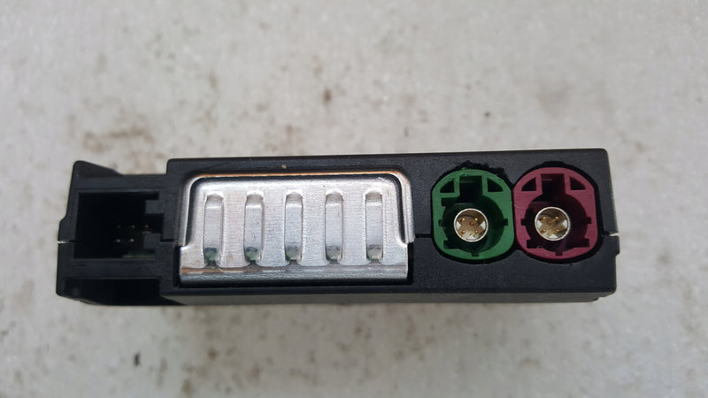 Gniazdo port USB AUDI A4 (B9) A5 Q5 RS4 RS5 8W0035708A demontaż