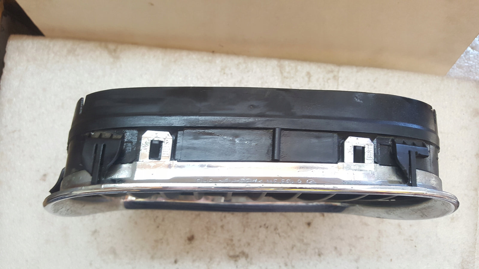 BMW E39 NERKA GRILL ATRAPA LEWA 8159311