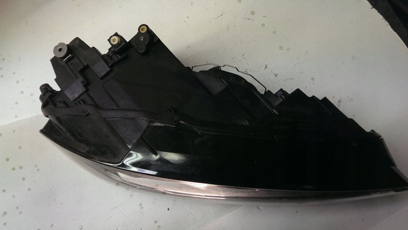 PR xenon LED Vw Sportsvan 517941034B 16r demontaż