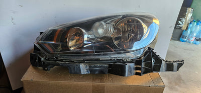 Le reflektor wraz z platformą mocującą Vw Golf 6 5K1941005P 2014r IDEAŁ