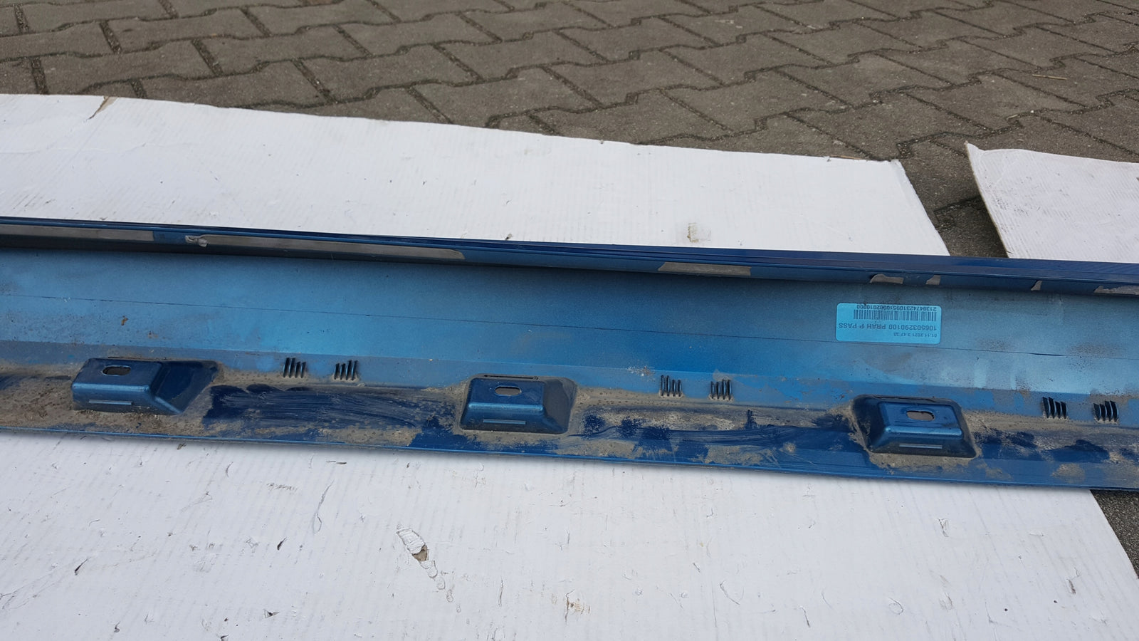 Listwa progowa prawa VW ARTEON 3G8853858 demontaż