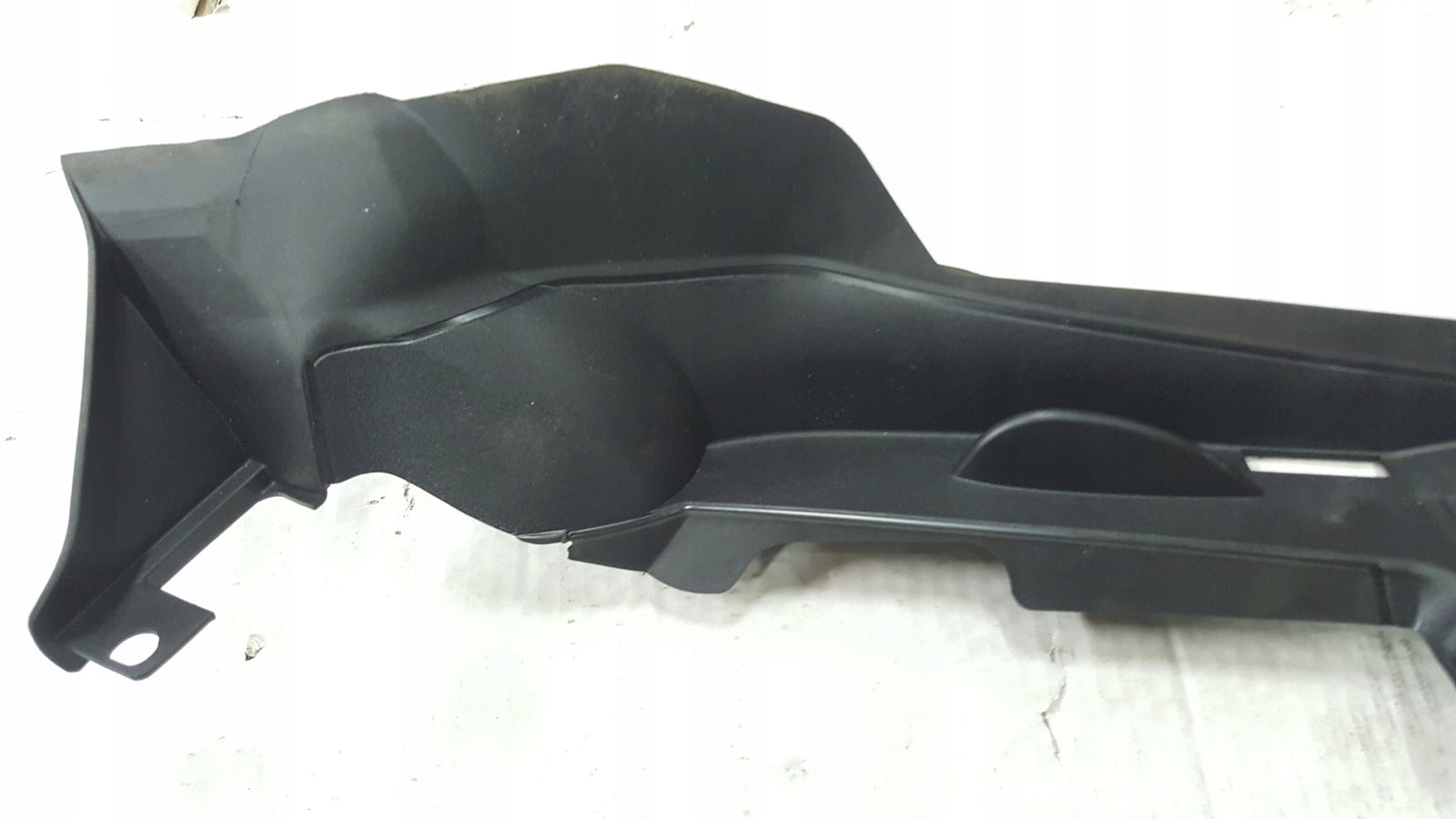 Nakładka błotnika prawy przód AUDI A4 B9 8W0821170