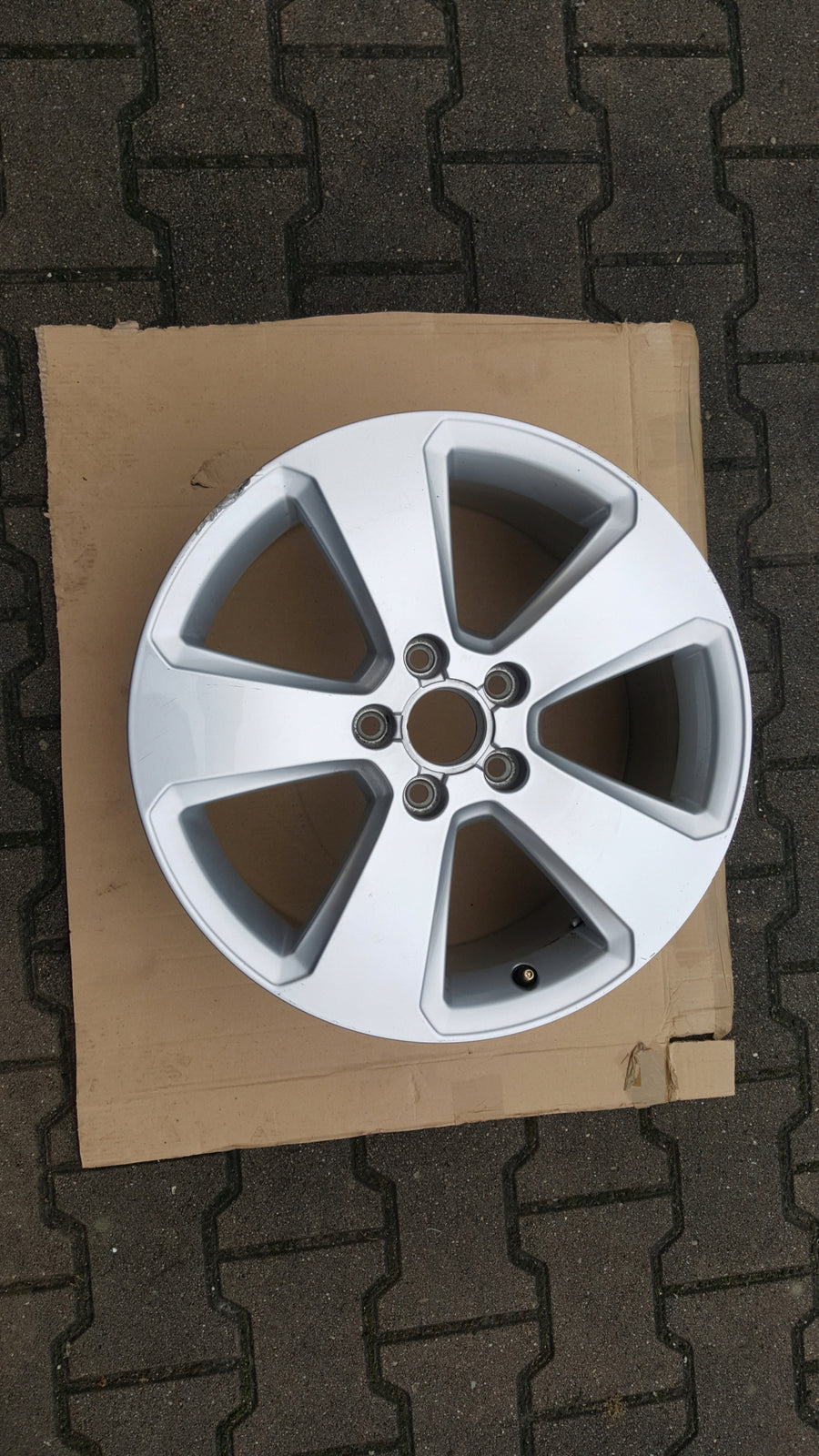 AUDI A3 8V FELGA 7.5JX17 ET41 8V0601025 BK ORYGINAŁ