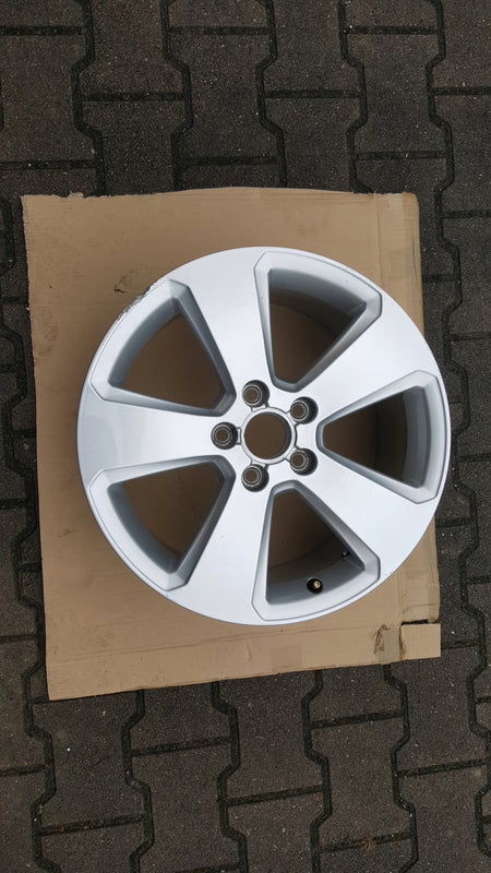 AUDI A3 8V FELGA 7.5JX17 ET41 8V0601025 BK ORYGINAŁ