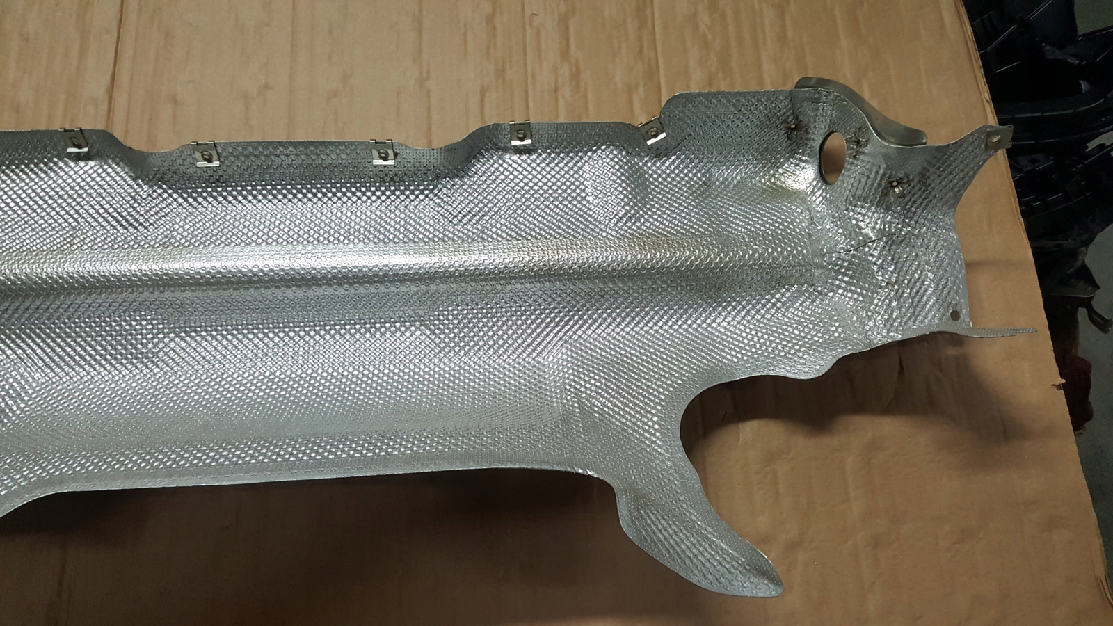 NOWA Osłona termiczna filtra powietrza AUDI R8 4S0825613E