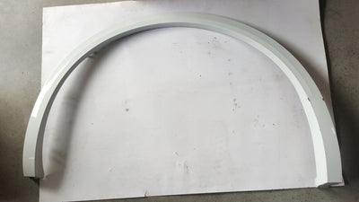 Listwa błotnika prawy tył VW TOUAREG 3 760853818C demontaż