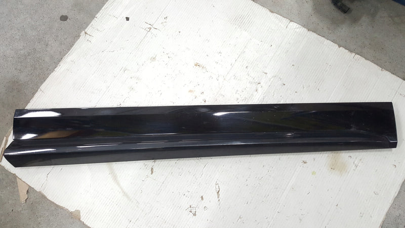 Listwa drzwi prawy przód AUDI Q5 80A853960A demontaż