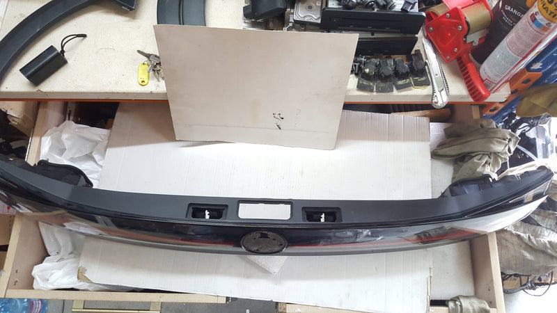 Lampa blenda klapy bagażnika VW TIAGO 2G7945093 demontaż