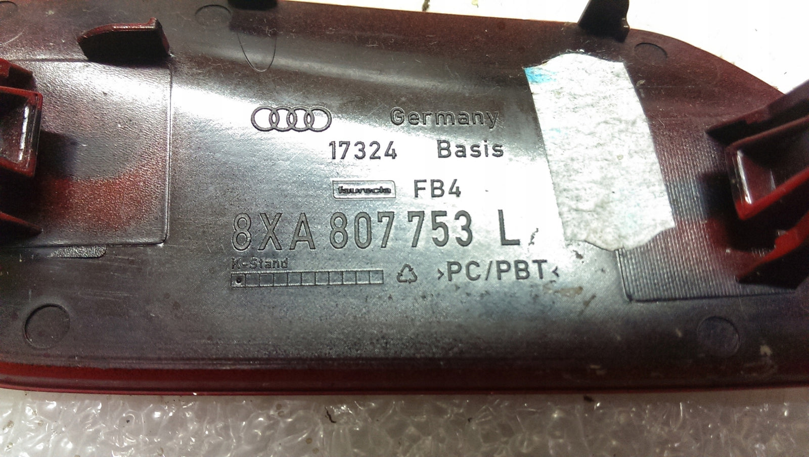 Zaślepki spryskiwaczy LE+PR AUDI A1 8XA807753/754