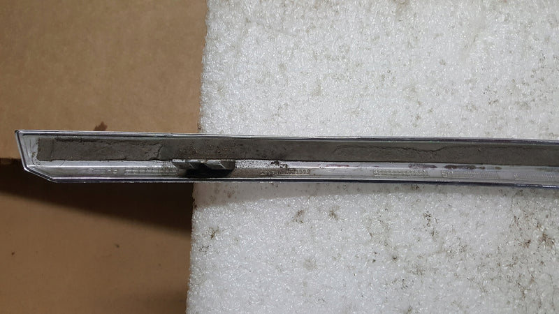 AUDI A6 C6 LIFT 08- OZDOBNA LISTWA CHROM ZDERZAKA PRZÓD LEWA 4F0853065