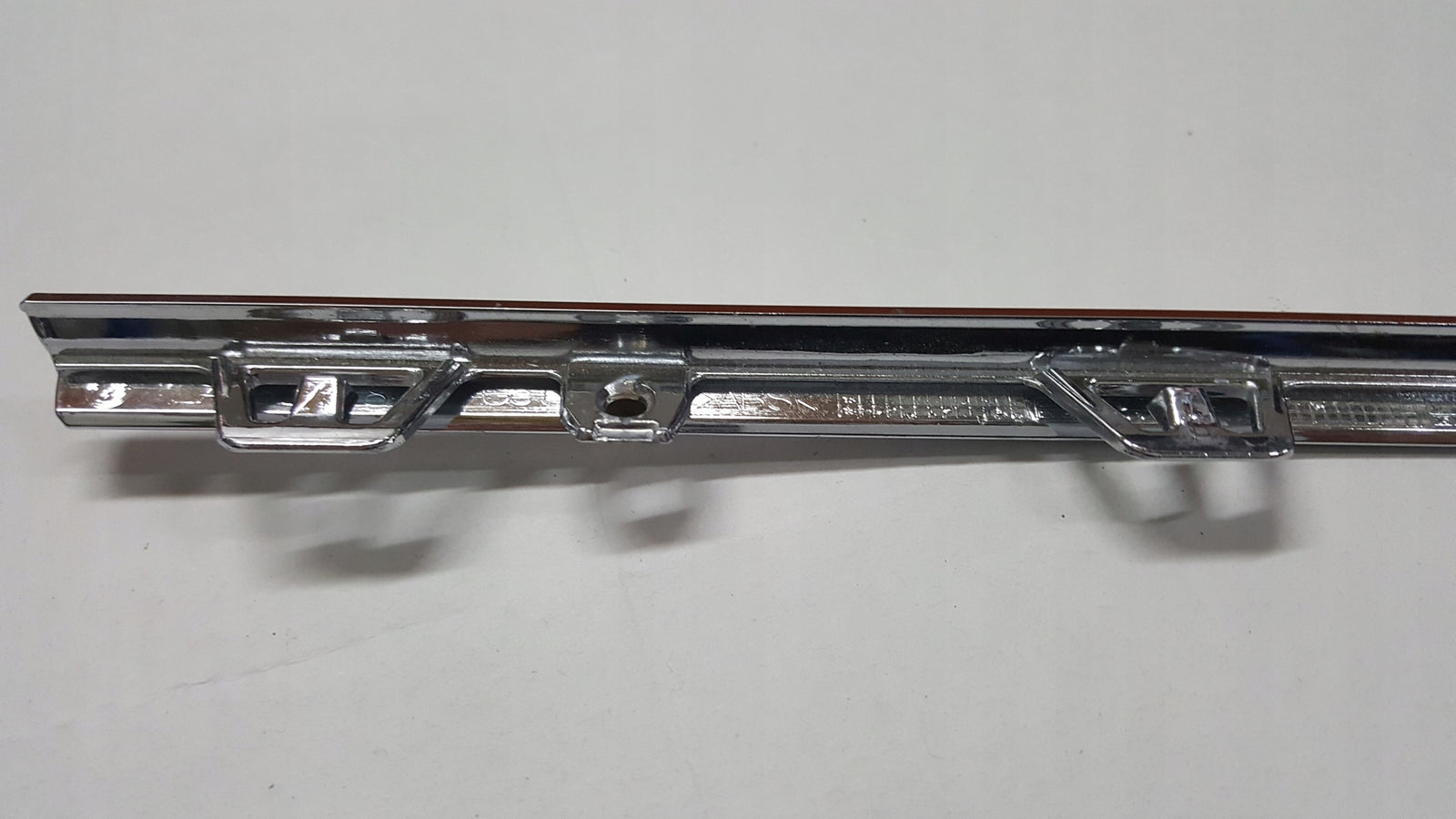 NOWA ORYGINALNA listwa chrom grilla przód lewa strona VW T6 7LA853841
