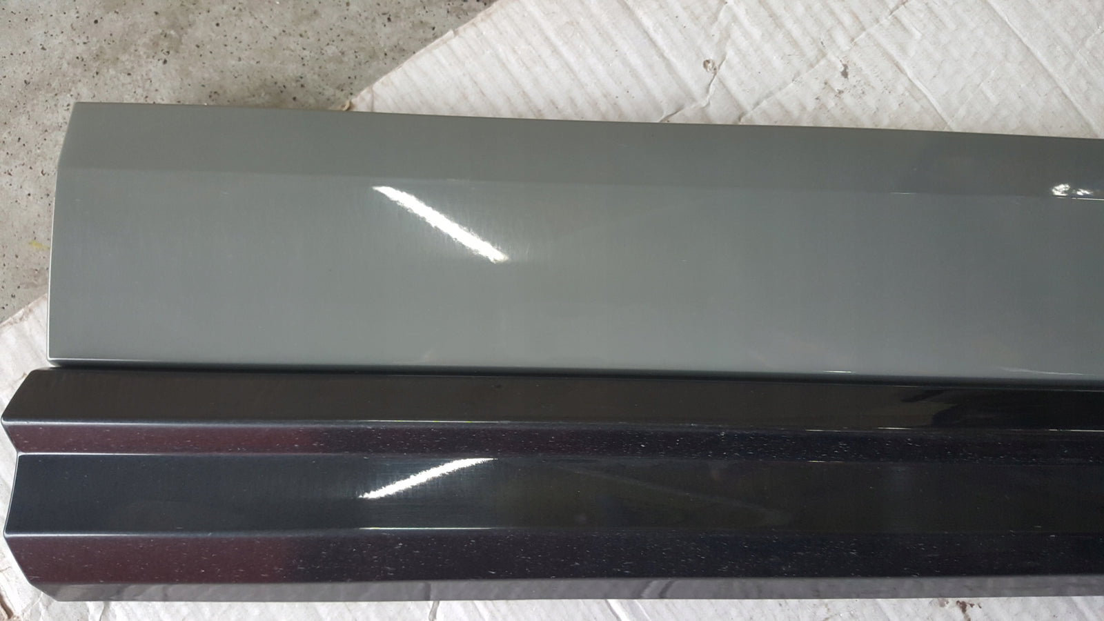 Listwa drzwi prawy przód AUDI Q5 80A853960A demontaż