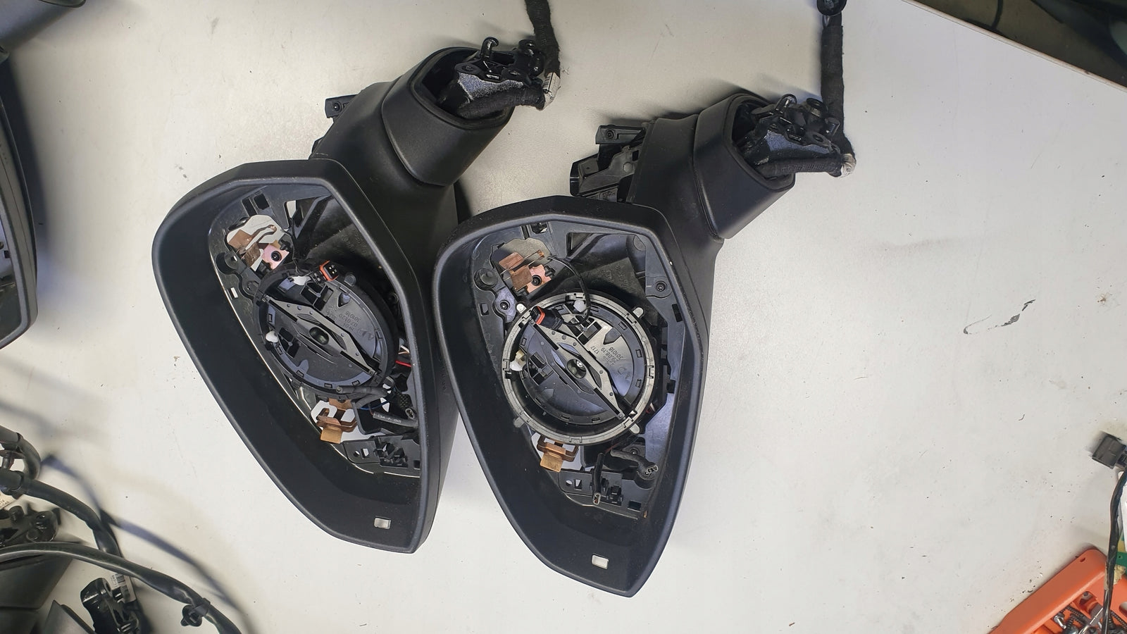 Le Lusterko zewnętrzne AUDI A4 8W1857409AL 10 pin