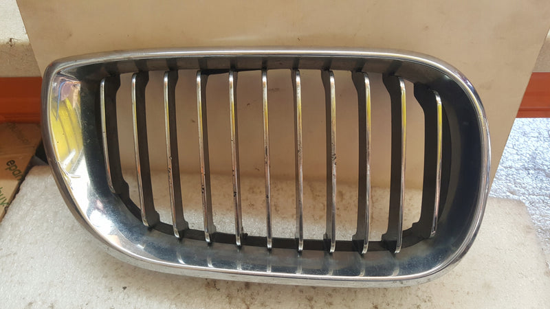 BMW 3 E46 LIFT PRZÓD 511370305500 UŻYWANE OE NERKA GRILLA PRAWA